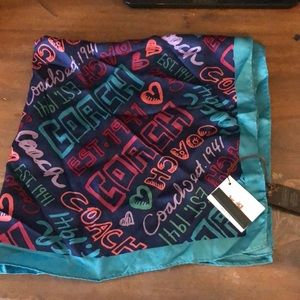 Coach - Daisy story patch neck scarf